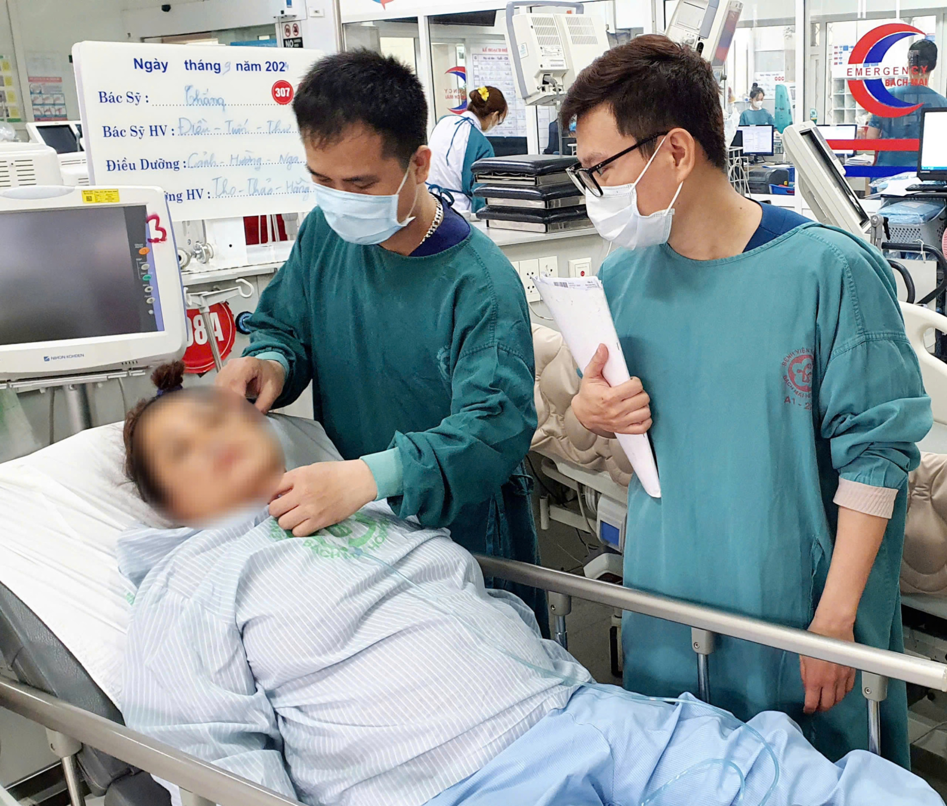 Nhập viện trong tình trạng cận kề cửa tử do uống “Nước” chữa bệnh