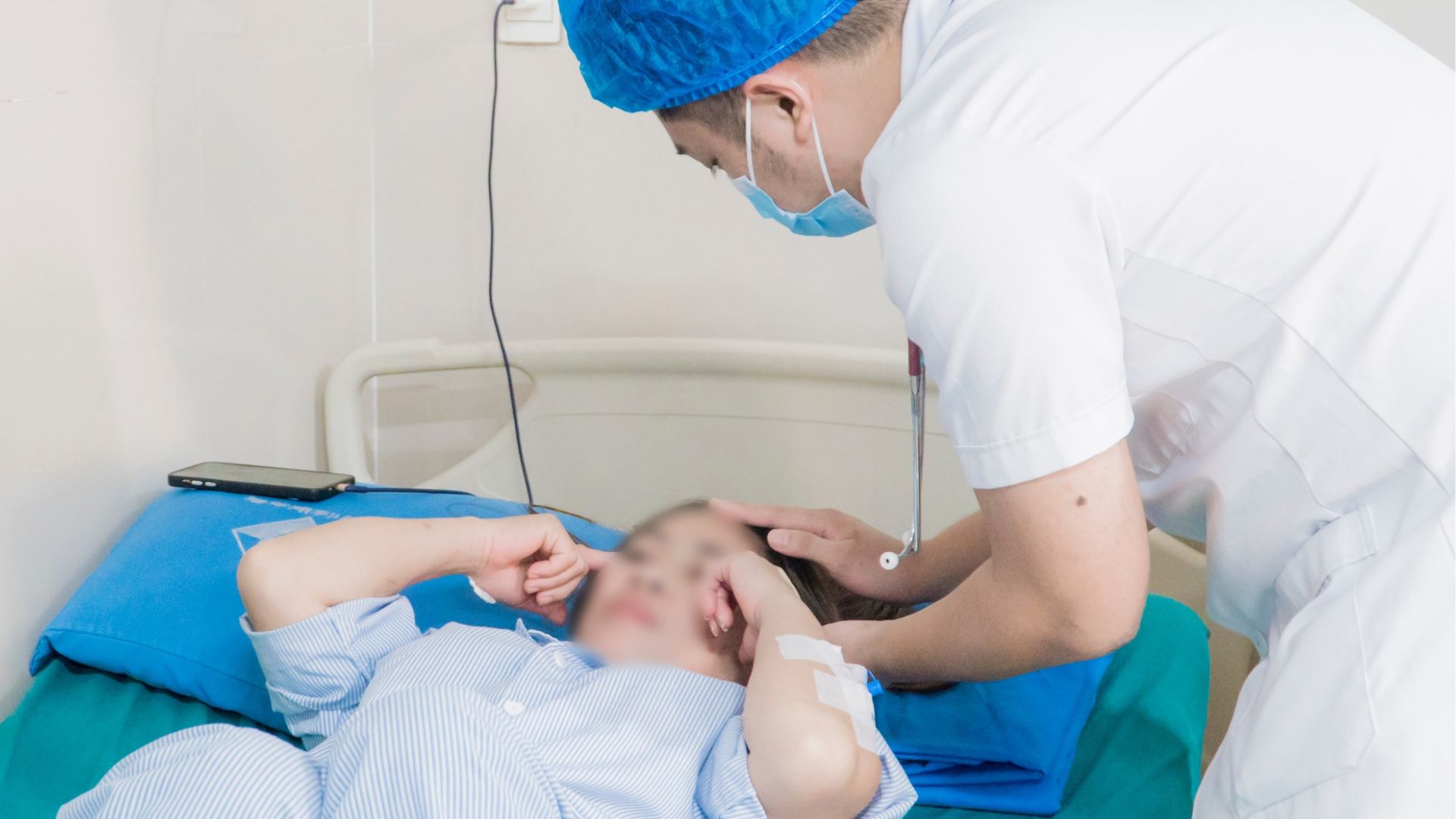 Phát hiện bệnh đột quỵ hiếm gặp sau 5 ngày xuất hiện cơn đau đầu