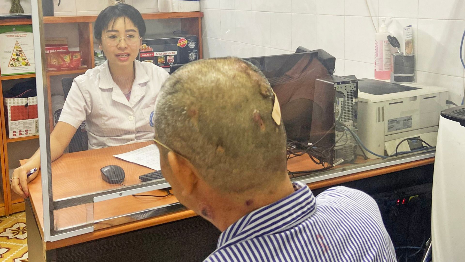 Tự ý ngưng thuốc, nhịn ăn gián đoạn, bệnh nhân tiểu đường nhập viện vì biến chứng nghiêm trọng