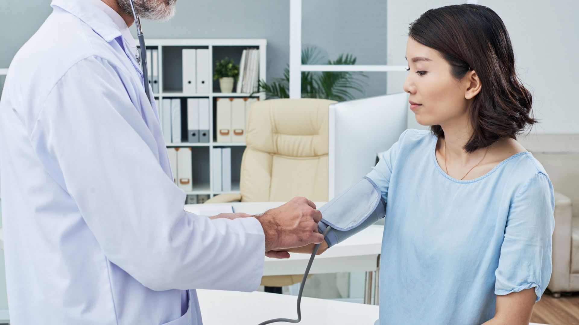 Hội chứng “áo choàng trắng” cảnh báo tăng huyết áp, biến chứng tim mạch