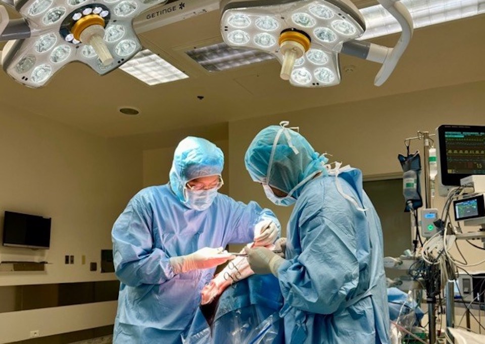 Người đàn ông hồi tỉnh sau 80 ngày sống thực vật do đột quỵ