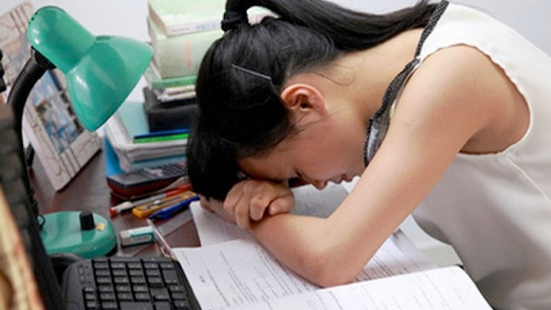 Nữ sinh đột quỵ sau những ngày chỉ ngủ 4 tiếng để ôn thi