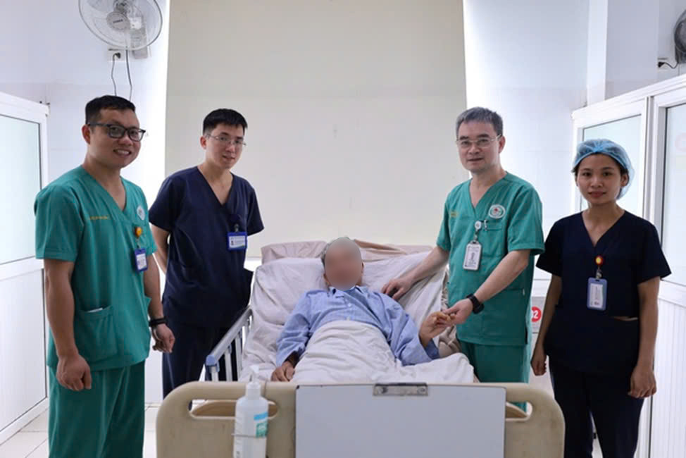 Nghệ An: Cứu sống bệnh nhân ngừng tuần hoàn ngoại viện do sốc tim, suy đa tạng