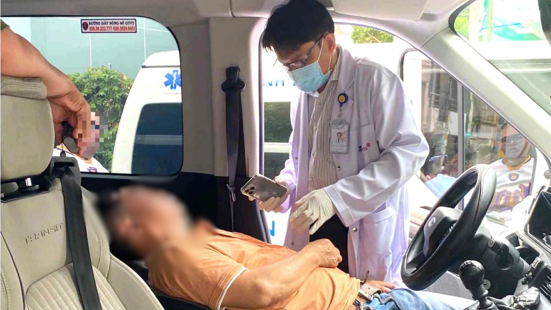 Nam tài xế 28 tuổi đột quỵ trên ghế lái sau khi trả khách