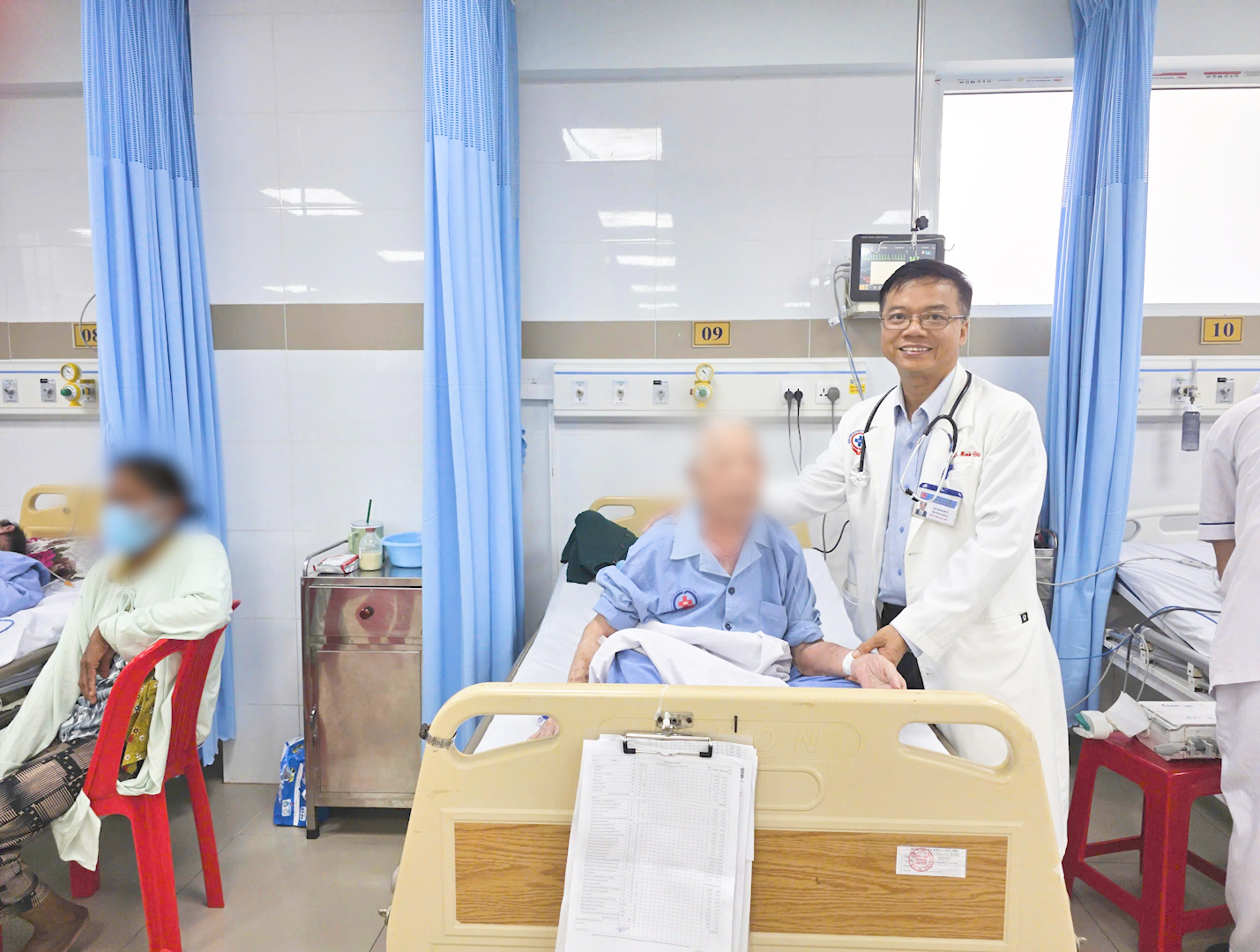 Cấp cứu trong đêm, bít thành công túi phình mạch máu não vỡ cho cụ bà 79 tuổi