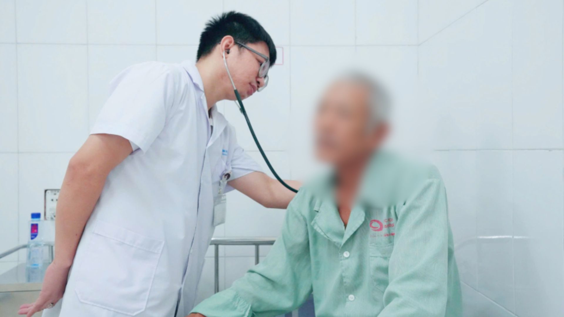 Bệnh viện Bãi Cháy cứu sống bệnh nhân ngừng tim ngay trước giờ lọc máu định kỳ
