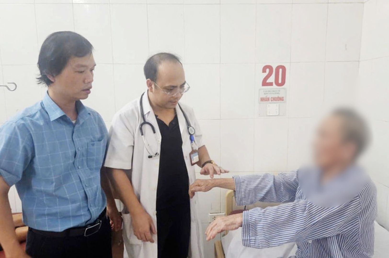 Hà Tĩnh: Thêm một bệnh nhân đột quỵ được cứu sống nhờ kỹ thuật lấy huyết khối cơ học