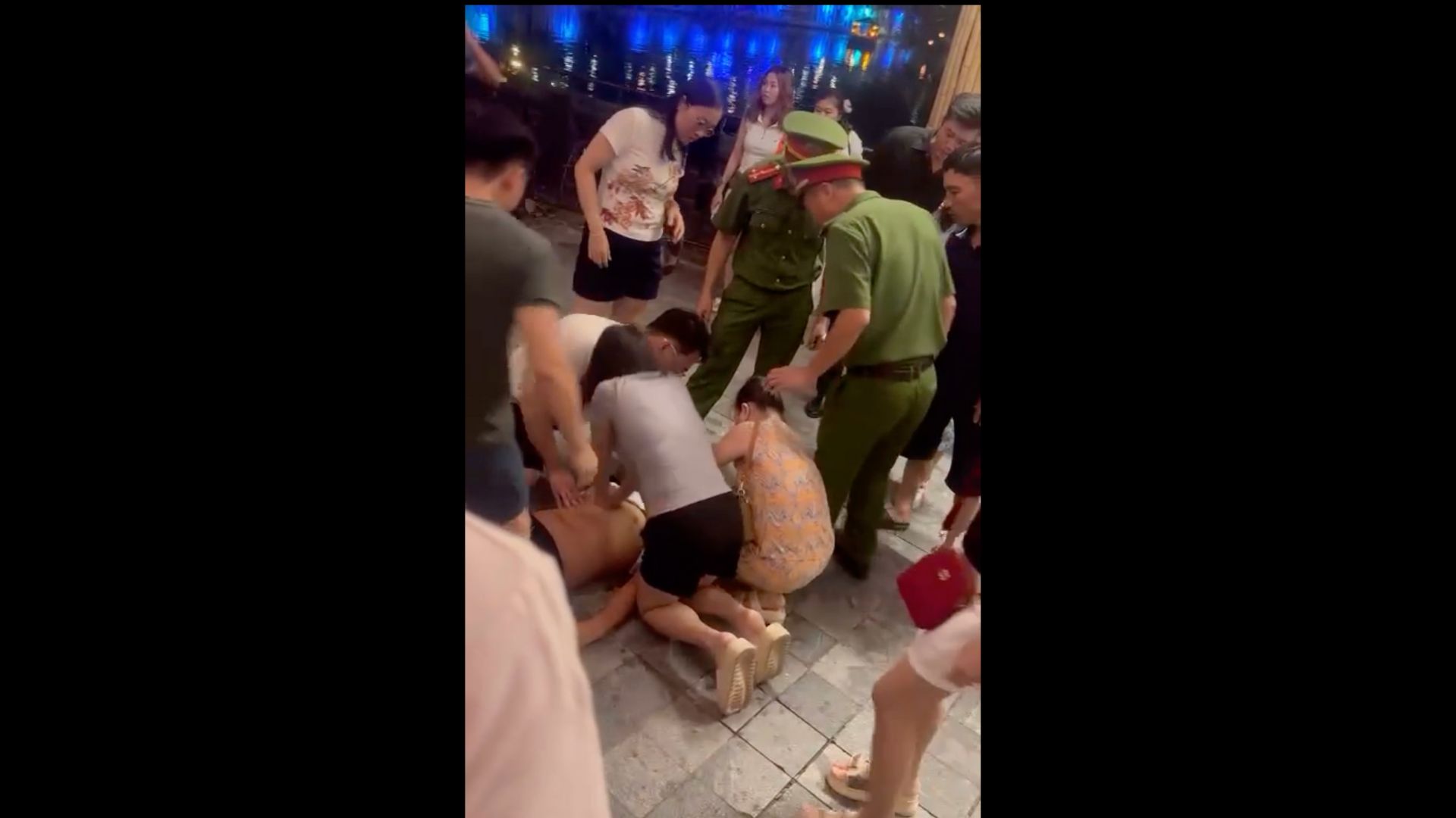 Cứu sống nam thanh niên ngừng tim khi đi du lịch tại phố cổ Hoa Lư