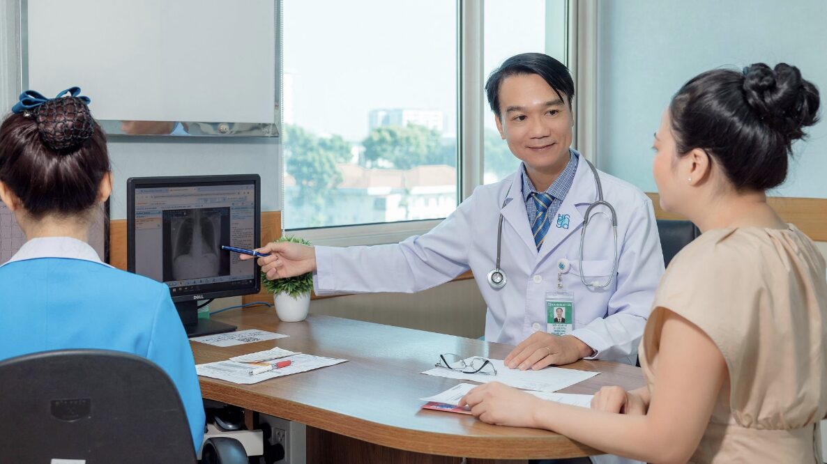 Đột quỵ, nhồi máu cơ tim ở người trẻ: Huyết áp cao là “thủ phạm thầm lặng”