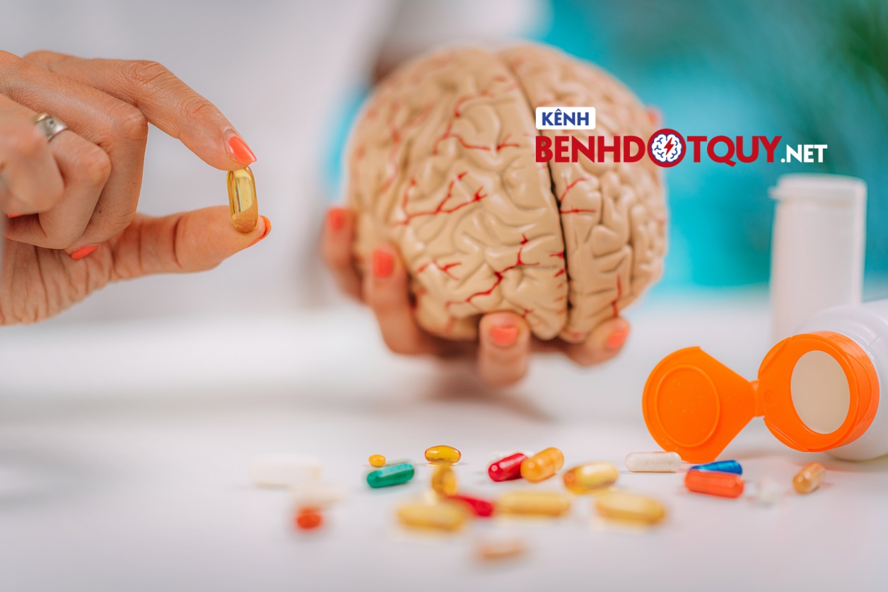 Tự mua “thuốc chống đột quỵ” trên mạng: Cứu người hay đẩy bệnh nhân vào cửa tử?