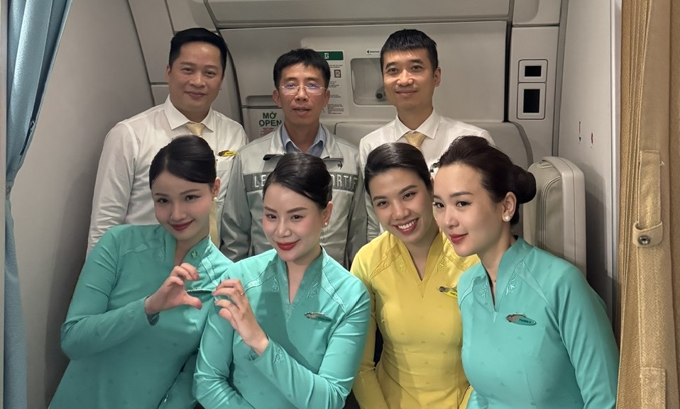 https://benhdotquy.net/bac-si-kip-thoi-ho-tro-hanh-khach-co-dau-hieu-liet-mat-tren-chuyen-bay-ha-noi-paris/