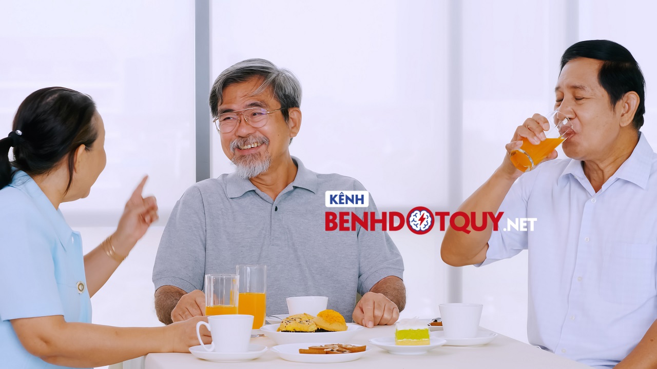 Người từng đột quỵ nên ăn sáng như thế nào?