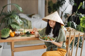 https://benhdotquy.net/an-nhat-khong-con-la-cuc-hinh-bac-si-mach-meo-giam-muoi-ma-mon-an-van-dam-da/