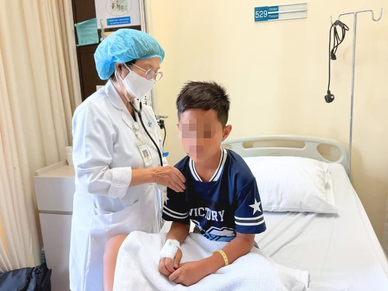 https://benhdotquy.net/van-tinh-tao-sau-tai-nan-cay-de-be-trai-12-tuoi-phat-hien-tu-mau-chen-ep-nao/