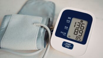 https://benhdotquy.net/huyet-ap-tu-130-80-mmhg-da-duoc-xem-la-tang-huyet-ap/