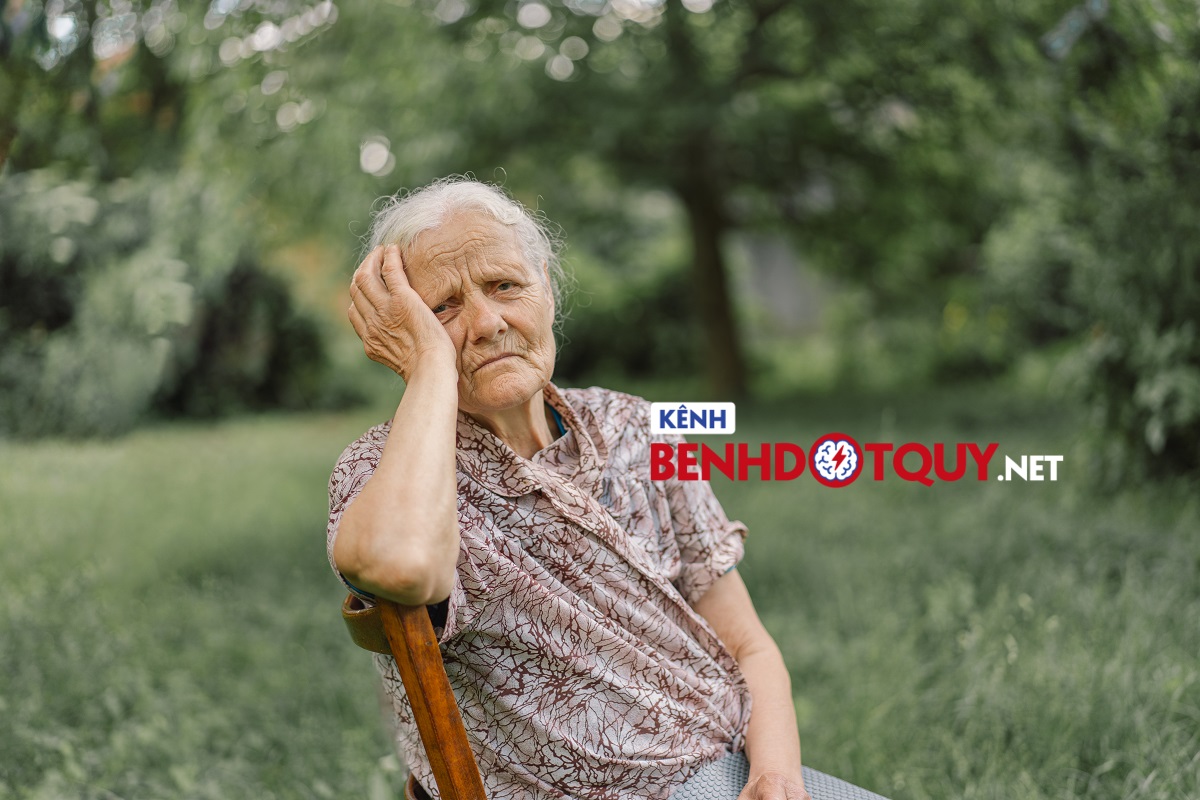 Hay quên không chỉ là dấu hiệu tuổi già, có thể là bệnh lý nguy hiểm