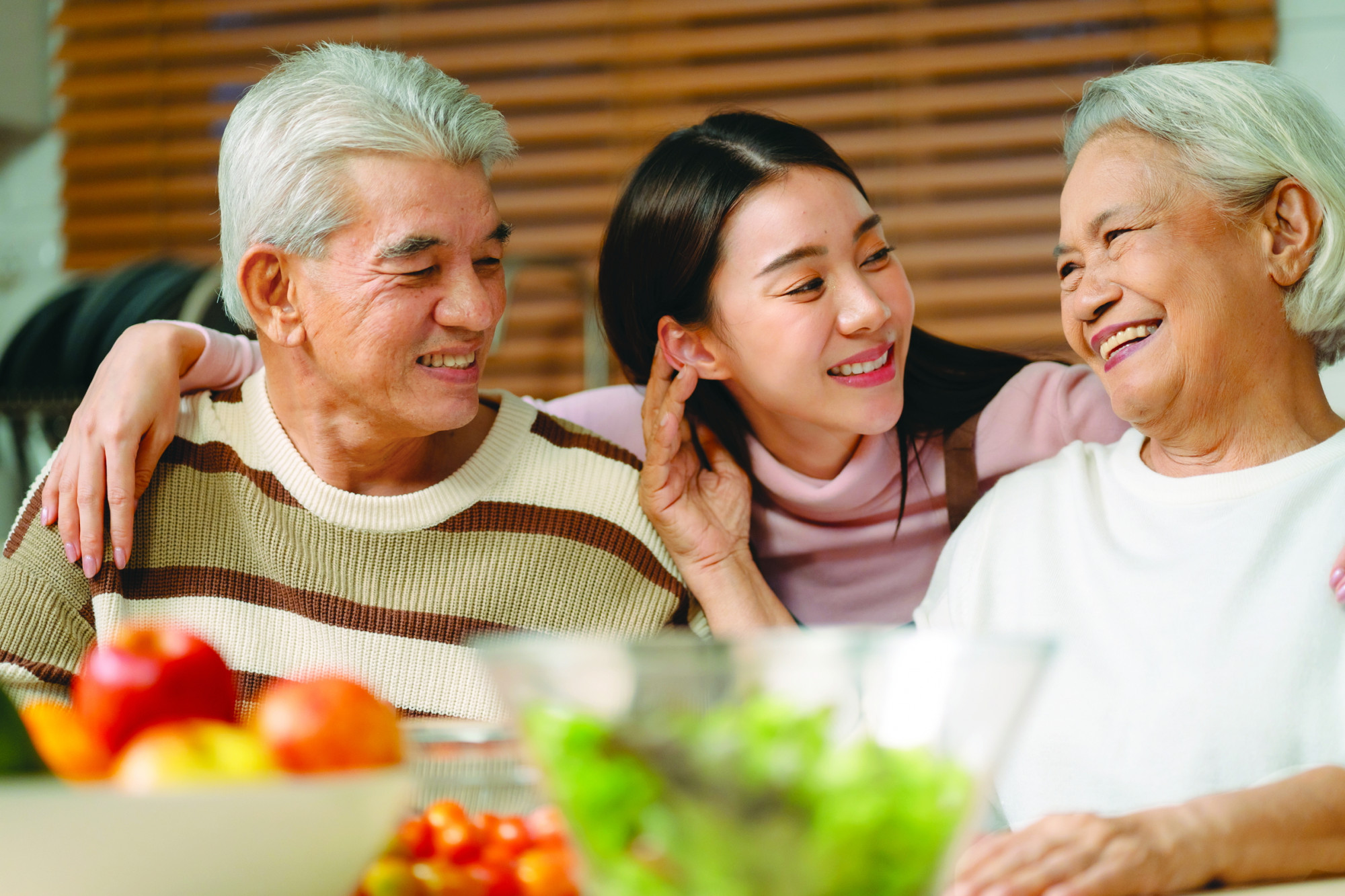 Cha mẹ già thường giấu bệnh: Những dấu hiệu con cái không nên bỏ qua