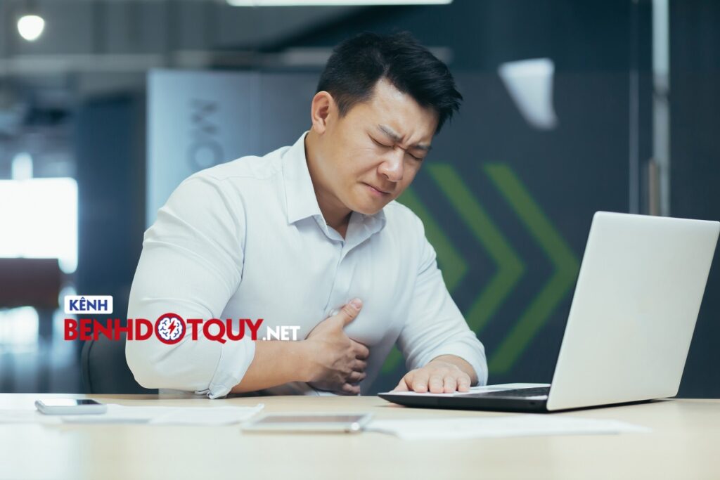 https://benhdotquy.net/ngoi-lau-it-van-dong-moi-nguy-kep-cho-tim-va-duong-huyet/